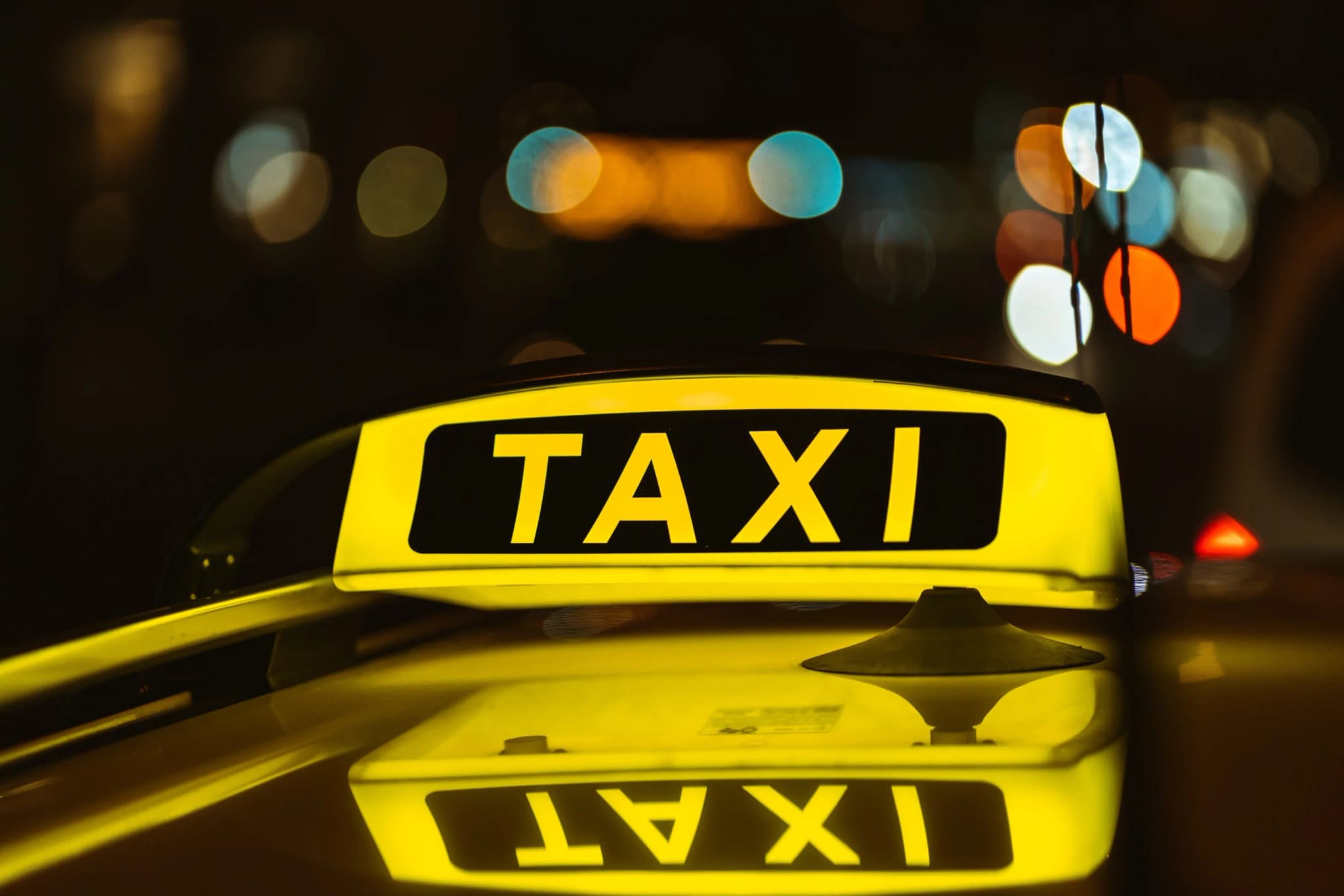 TAXI ARNU Premium Taxi Service in Gelsenkirchen - Professional Taxiunternehmen Service in der Nähe - Flughafentransfer und Krankenfahrten